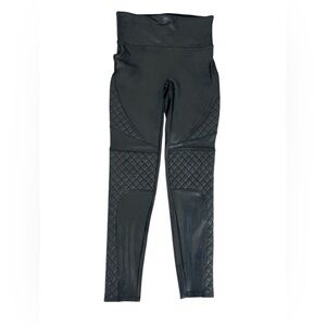 SPANX Faux Leather Leggings Quilted Sides Stretch Size Medium